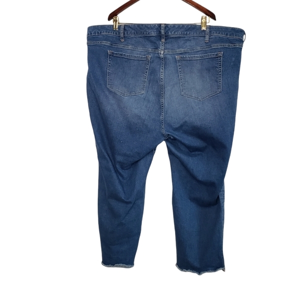 Torrid Cropped Boyfriend Jeans Size 26 Raw Cuff Mid Rise - Picture 4 of 16